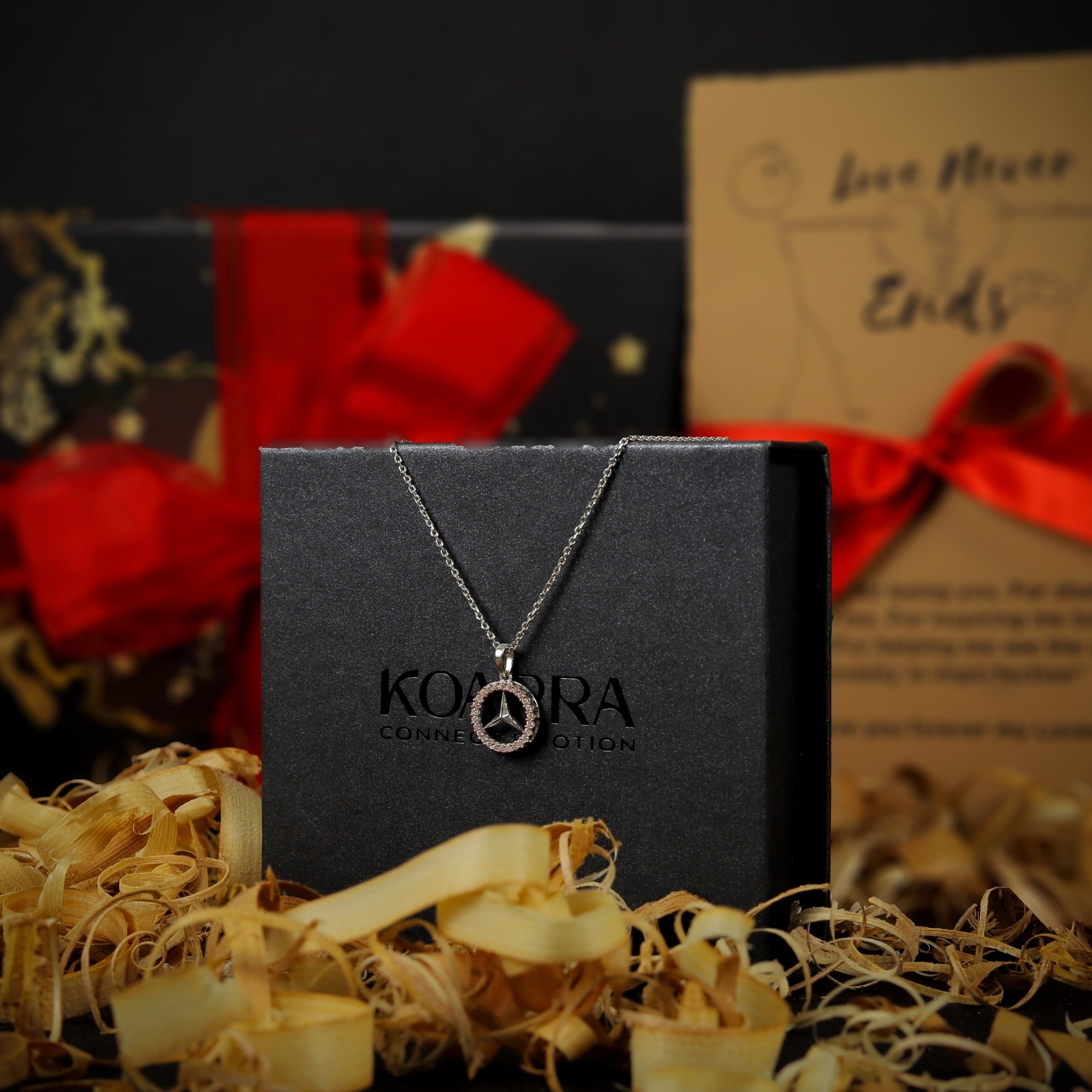 Star in Round Swiss Zircon Diamond 925 Sterling Silver Necklace