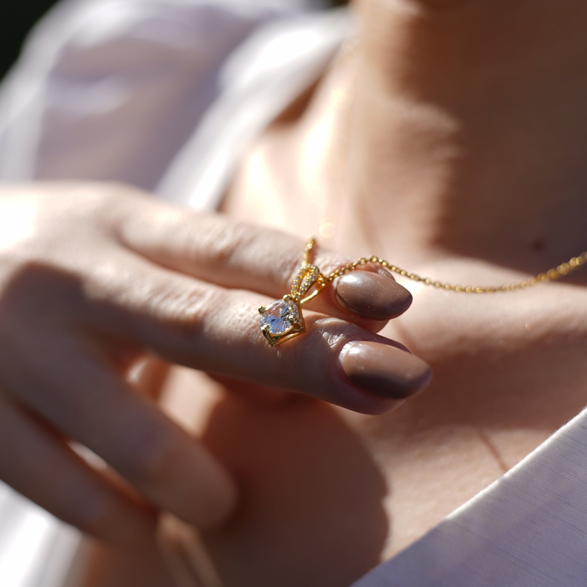 Diamond Hook Round Solitaire Stone Pendant Yellow Gold