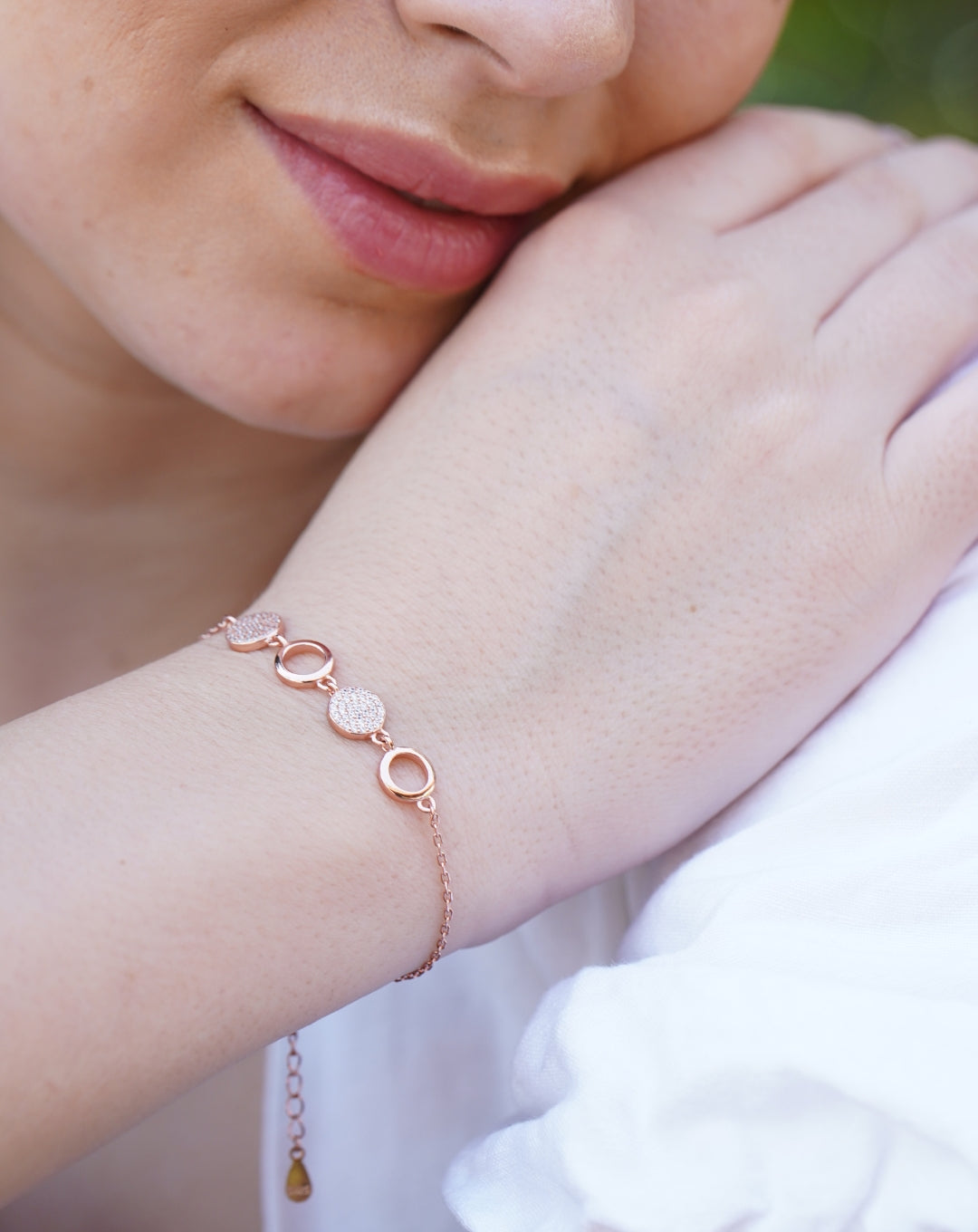 Silver Round Line Locked Bracelet